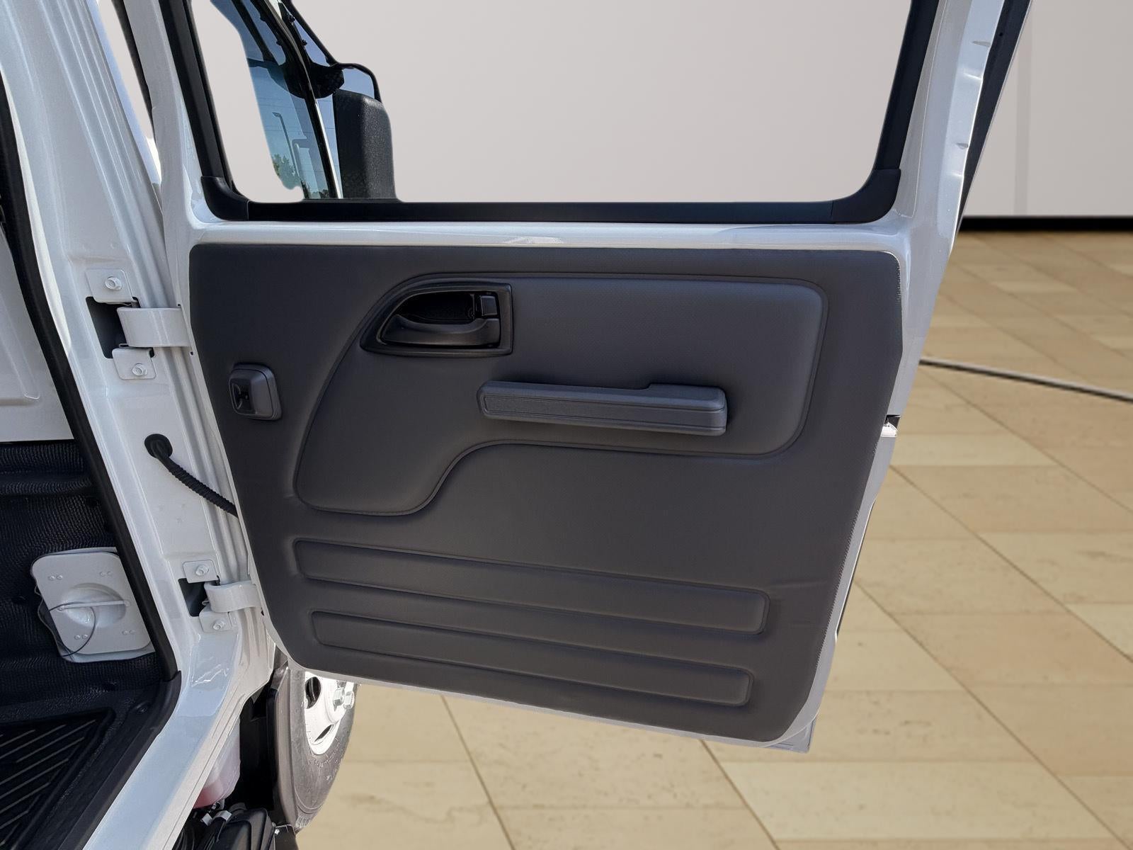 2027 Chevrolet Low Cab Forward 3500 HG 2WD Crew Cab 150"