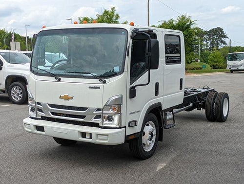 2025 Chevrolet Low Cab Forward 4500 Base
