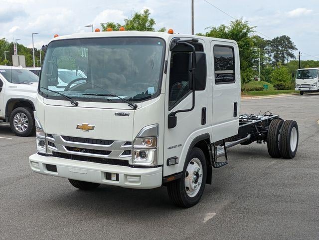 2025 Chevrolet Low Cab Forward 4500 Base