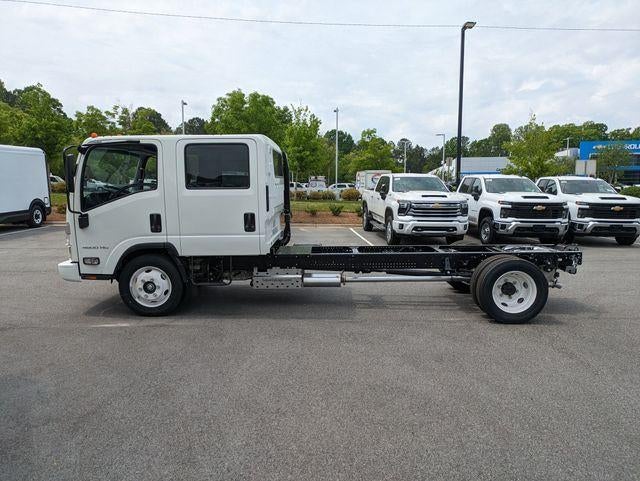 2025 Chevrolet Low Cab Forward 4500 Base