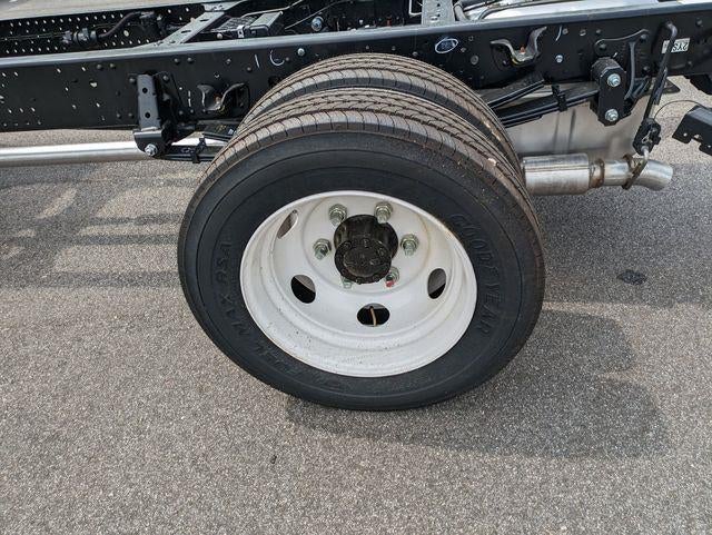 2025 Chevrolet Low Cab Forward 4500 Base