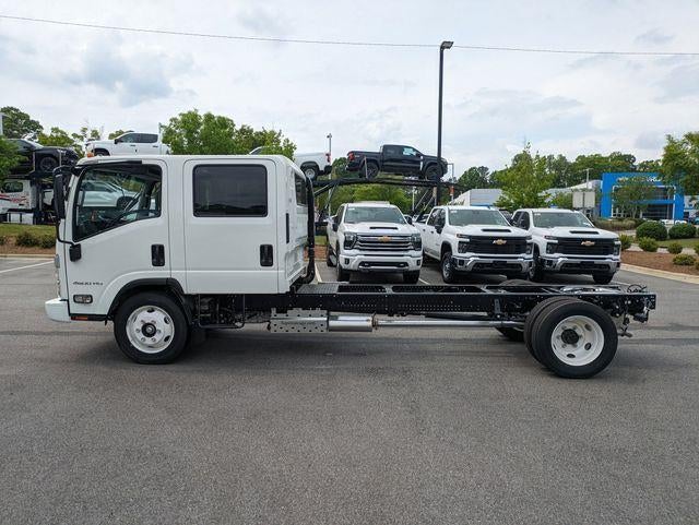 2025 Chevrolet Low Cab Forward 4500 Base