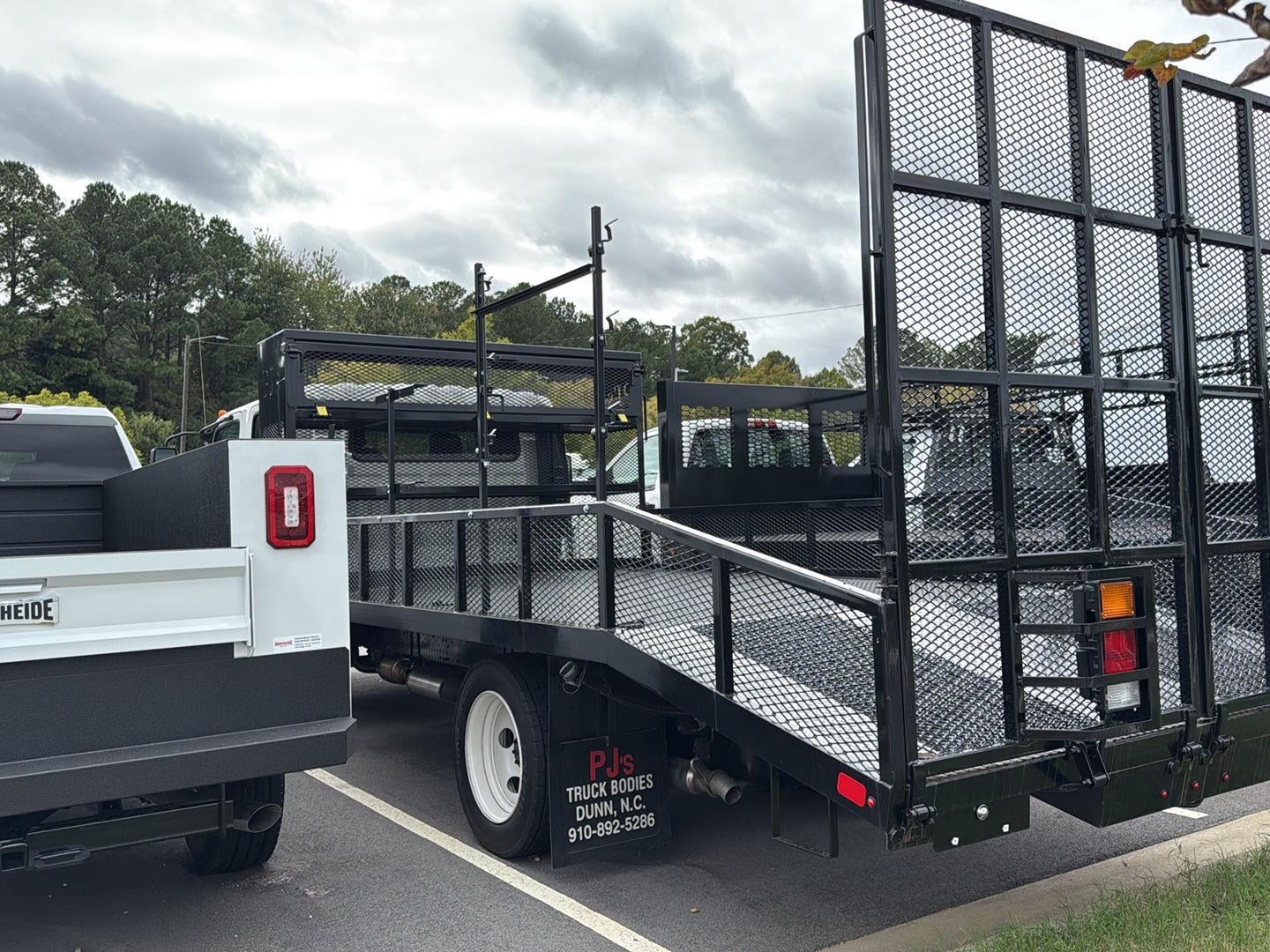 2025 Chevrolet Low Cab Forward 4500 2WD Crew Cab 176"