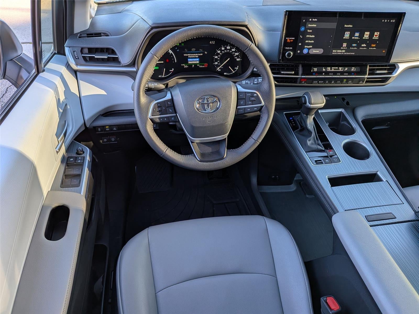 2025 Toyota Sienna XLE