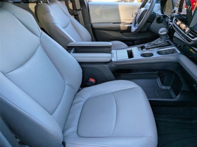 2025 Toyota Sienna XLE