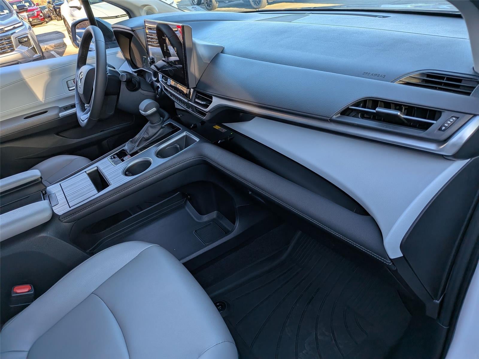 2025 Toyota Sienna XLE