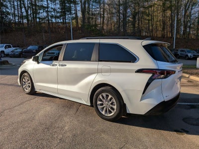 2025 Toyota Sienna XLE
