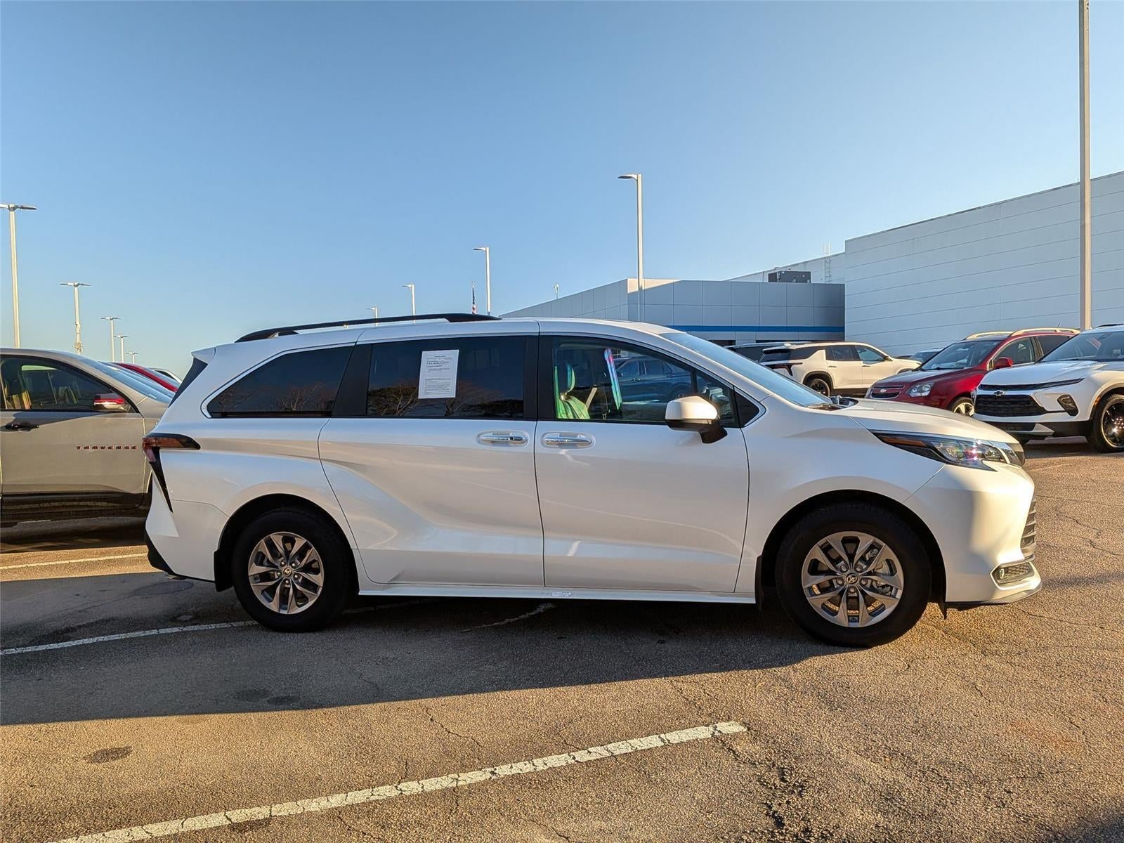 2025 Toyota Sienna XLE
