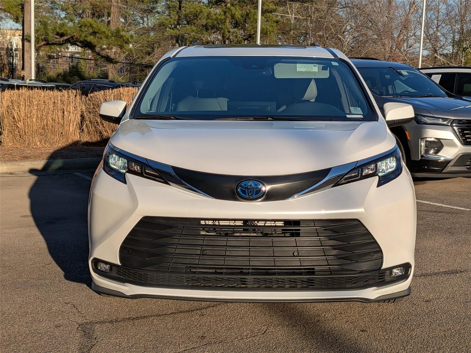 2025 Toyota Sienna XLE