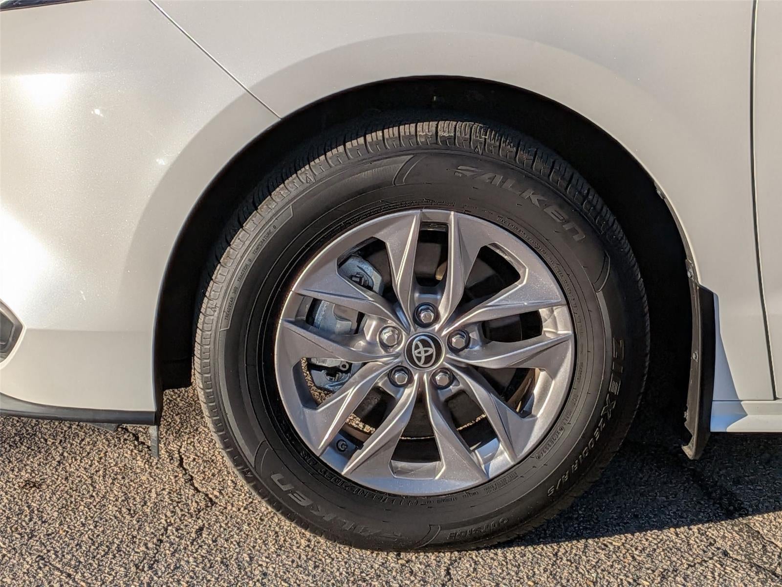 2025 Toyota Sienna XLE