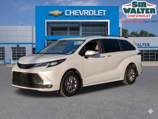 2025 Toyota Sienna XLE