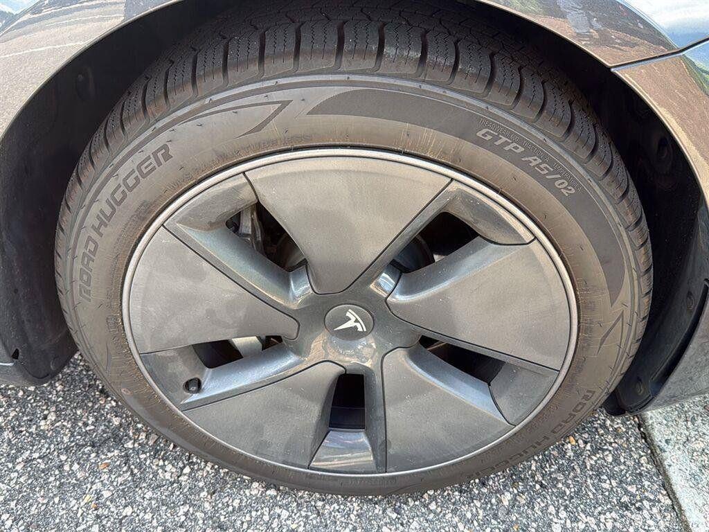 2023 Tesla Model 3 RWD