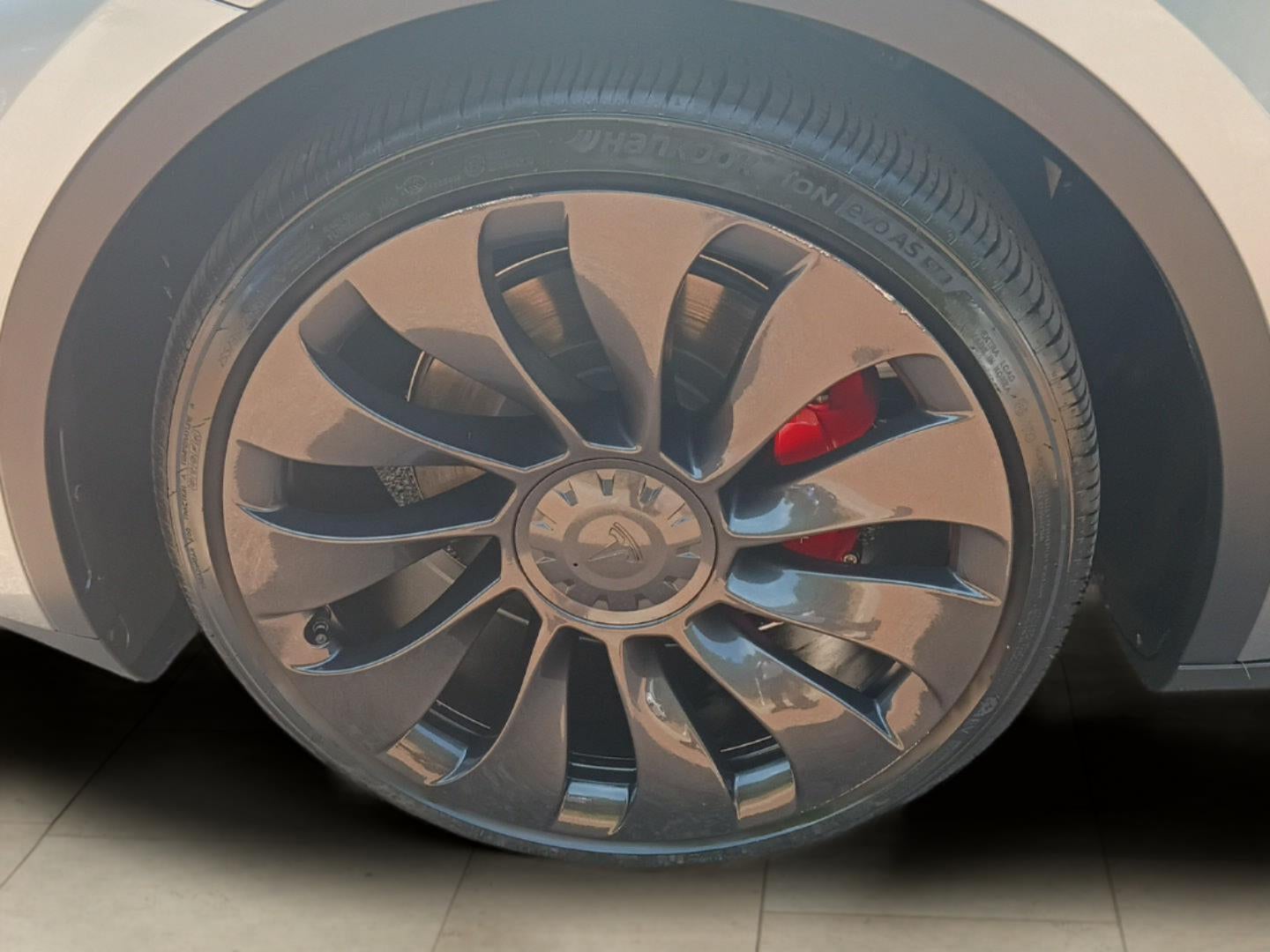 2025 Tesla Model Y Performance