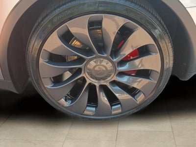 2025 Tesla Model Y Performance