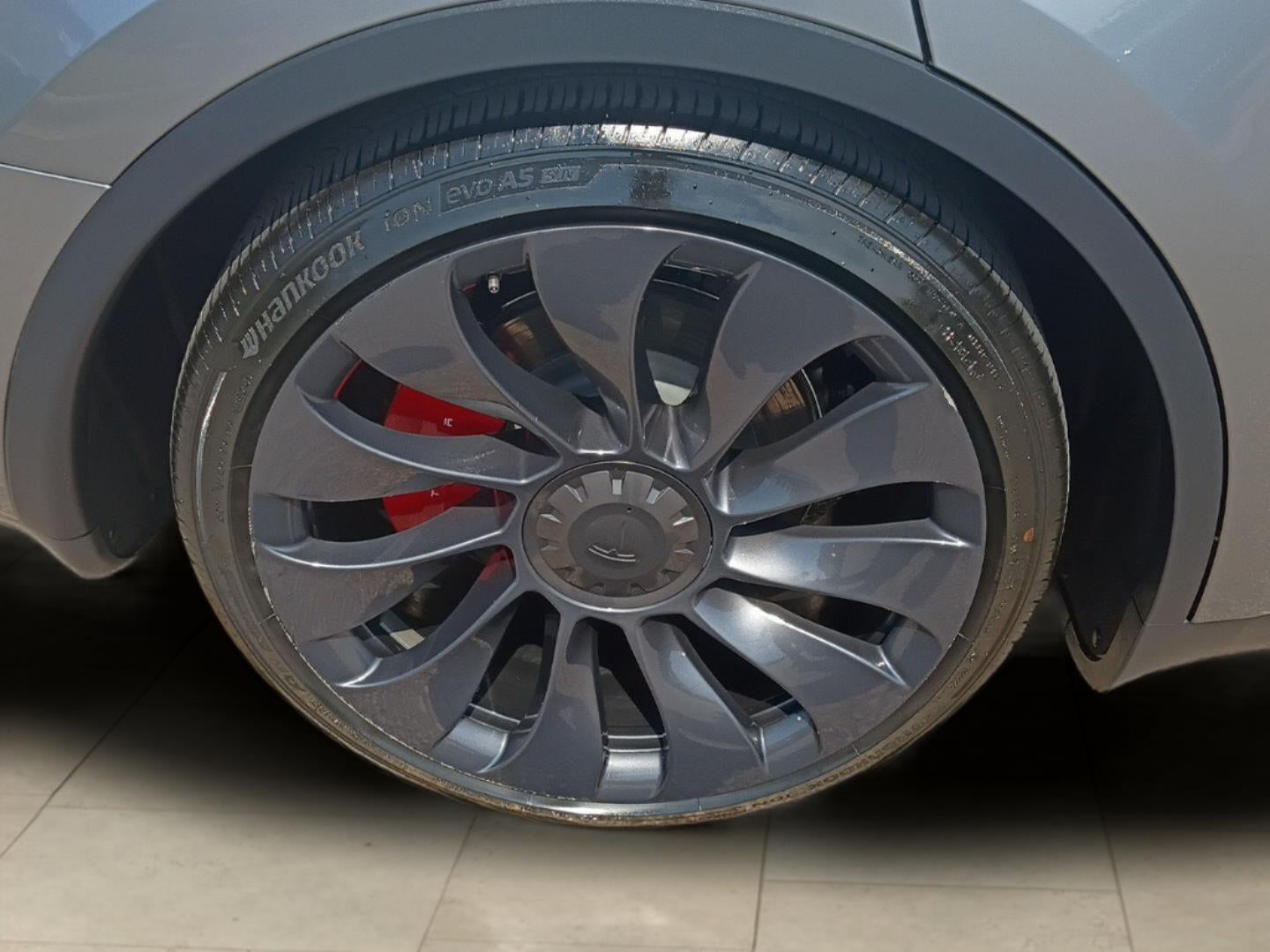 2025 Tesla Model Y Performance