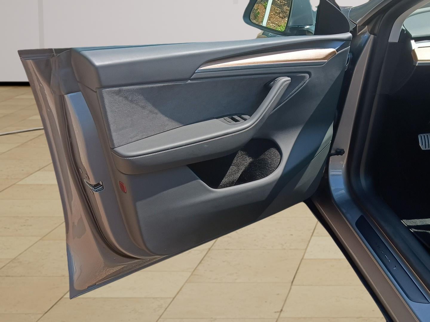2025 Tesla Model Y Performance