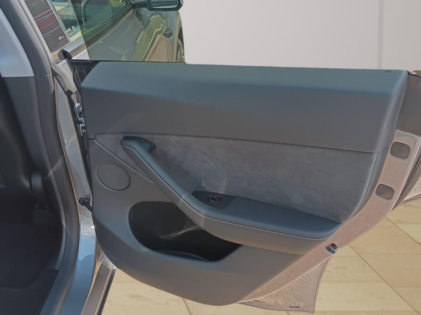 2025 Tesla Model Y Performance