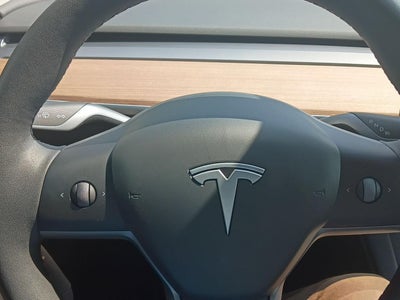 2025 Tesla Model Y Performance