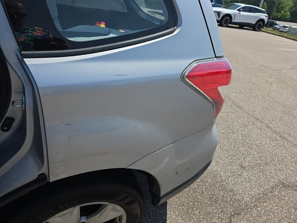 2015 Subaru Forester 2.5i