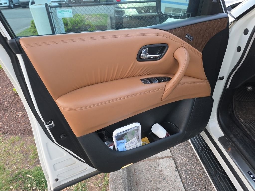 2016 INFINITI QX80 Base