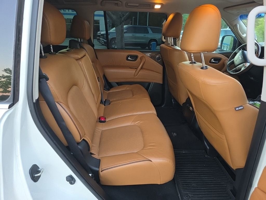 2016 INFINITI QX80 Base