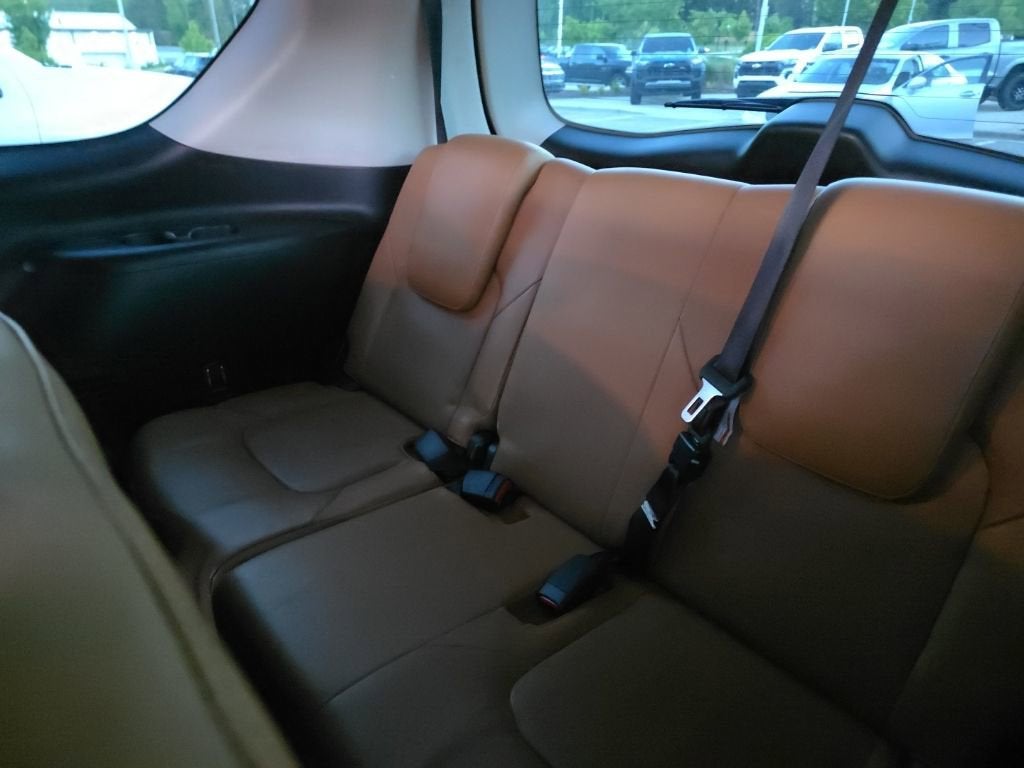 2016 INFINITI QX80 Base