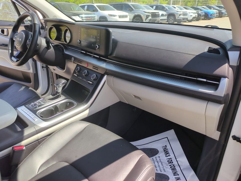 2022 Kia Carnival MPV LX Seat Package