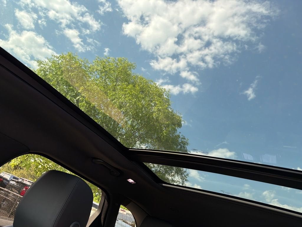 2025 Land Rover Range Rover Velar P250 Dynamic SE