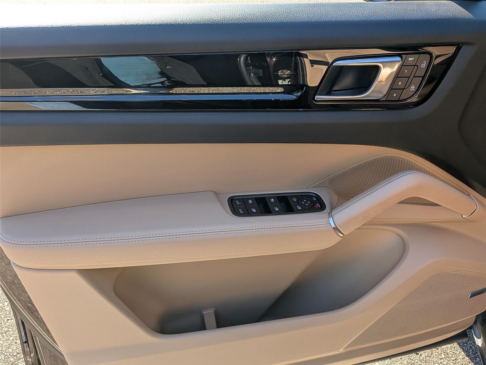 2023 Porsche Cayenne AWD